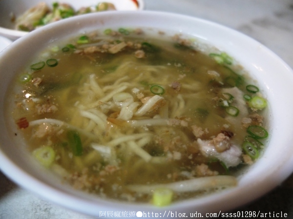 阿龍意麵:【美食特搜。台南中西區】阿龍意麵。經典府城美食 六十多年高人氣麵店