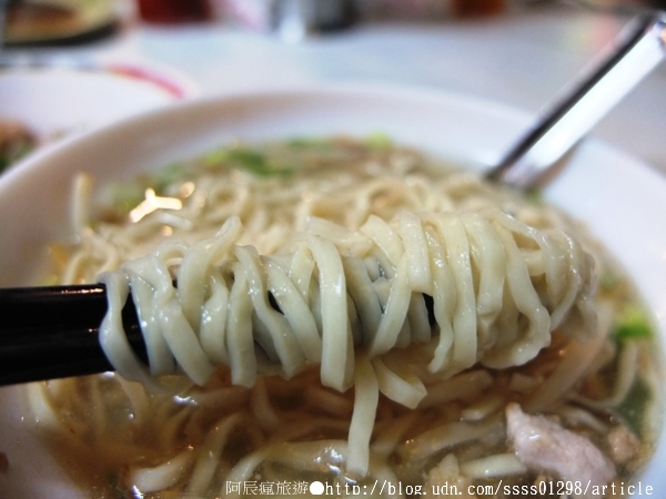 阿龍意麵:【美食特搜。台南中西區】阿龍意麵。經典府城美食 六十多年高人氣麵店