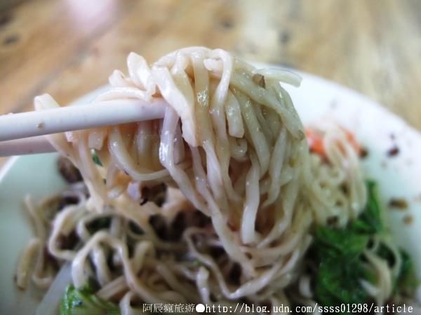 恭仔肉燥意麵：【美食特搜。台南中西區】恭仔肉燥意麵。美味獨特肉燥意麵 養足老饕們60多年的胃口