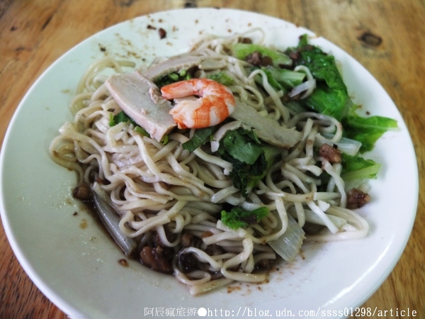 恭仔肉燥意麵：【美食特搜。台南中西區】恭仔肉燥意麵。美味獨特肉燥意麵 養足老饕們60多年的胃口