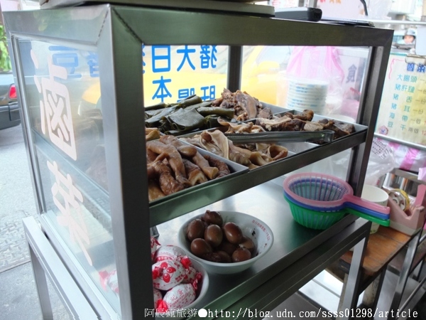 恭仔肉燥意麵：【美食特搜。台南中西區】恭仔肉燥意麵。美味獨特肉燥意麵 養足老饕們60多年的胃口