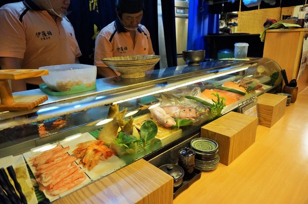 伊薩姆小舖：伊薩姆小舖：無敵盛裝 星鰻鮑魚蝦菇丼!! /越光米紅藜麥/平價日式料理