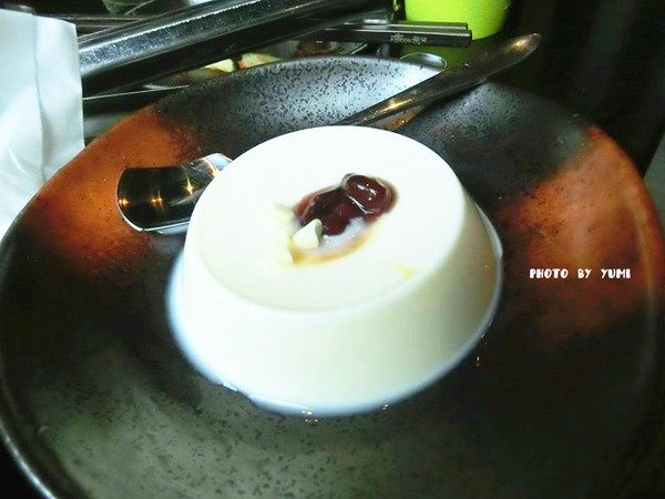 碳佐麻里(府前店)：【台南食記】用餐環境舒適寬敞!大口吃肉時間到@碳佐麻里(府前店)