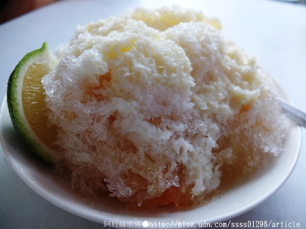 莉莉水果店:【美食特搜。台南中西區】莉莉水果店。水果新鮮甜美 冰品沁涼消暑 陪伴台南府城走過一甲子