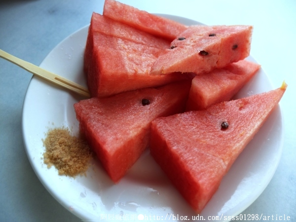 莉莉水果店:【美食特搜。台南中西區】莉莉水果店。水果新鮮甜美 冰品沁涼消暑 陪伴台南府城走過一甲子