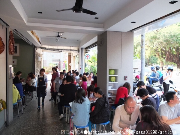 莉莉水果店:【美食特搜。台南中西區】莉莉水果店。水果新鮮甜美 冰品沁涼消暑 陪伴台南府城走過一甲子