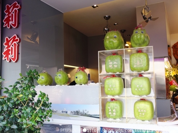 莉莉水果店:【美食特搜。台南中西區】莉莉水果店。水果新鮮甜美 冰品沁涼消暑 陪伴台南府城走過一甲子