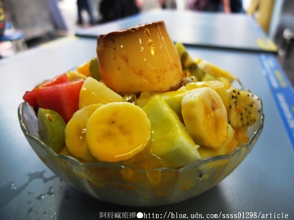 裕成水果店:【美食特搜。台南中西區】裕成水果店。水果堆疊如山 招牌必吃鮮果冰 明星級光環水果店