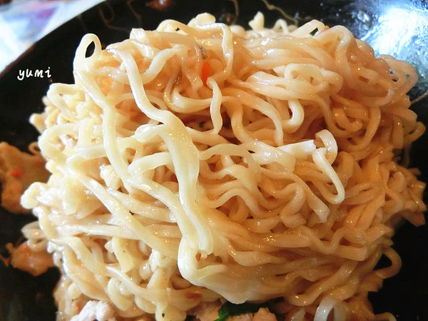 保哥黑輪:【台南食記】泡麵用炒的?孔廟巷弄內美味炒泡麵@保哥黑輪