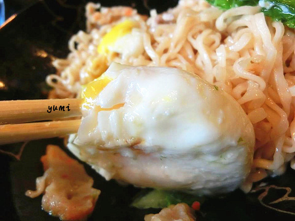 保哥黑輪:【台南食記】泡麵用炒的?孔廟巷弄內美味炒泡麵@保哥黑輪