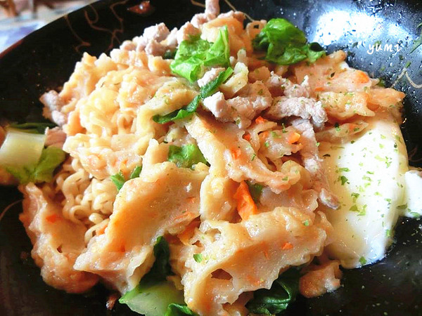 保哥黑輪:【台南食記】泡麵用炒的?孔廟巷弄內美味炒泡麵@保哥黑輪