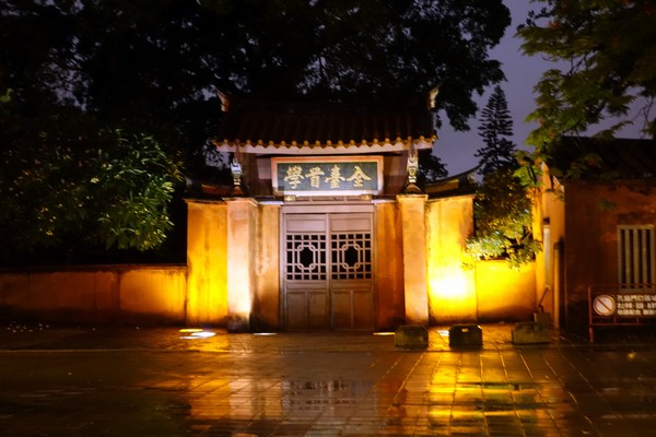 保哥黑輪：(胖樺食記)台南孔廟府中商圈「保哥黑輪」，現實生活的「小時光麵館」/炒泡麵/高CP值/平價/推薦銅板小吃/必吃