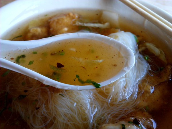 阿川紅燒魚土魠魚羹:【中西區】阿川紅燒土魠魚焿。海安路人氣小吃之一