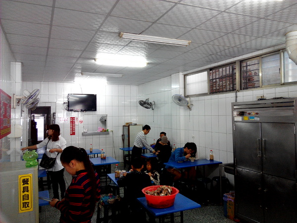 阿川紅燒魚土魠魚羹:【中西區】阿川紅燒土魠魚焿。海安路人氣小吃之一