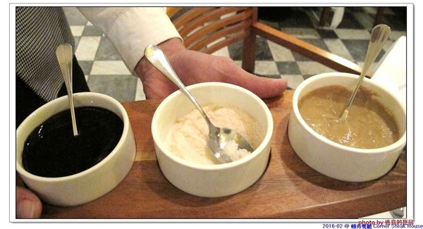 轉角餐廳:(台南。東區美食)『轉角餐廳』。美如教堂般的歐式餐廳。另有私人酒窖,提供餐酒服務。雙人海陸套餐,吃得到老饕黑牛和加拿大活龍蝦,美味饗宴熱情供應中!