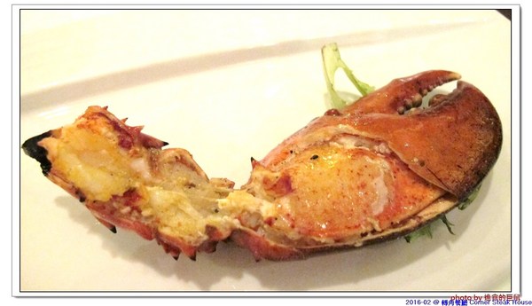 轉角餐廳:(台南。東區美食)『轉角餐廳』。美如教堂般的歐式餐廳。另有私人酒窖,提供餐酒服務。雙人海陸套餐,吃得到老饕黑牛和加拿大活龍蝦,美味饗宴熱情供應中!