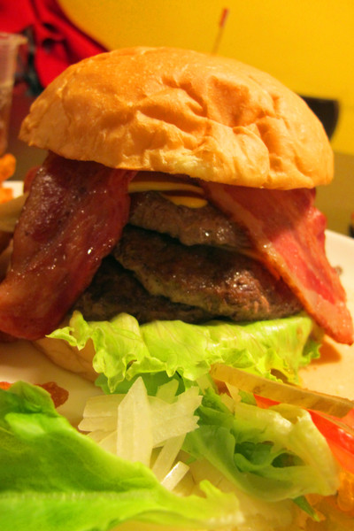 美式餐廳AJ Burger：[台南]平價美味學生最愛的漢堡在這!!!!! AJ Burger