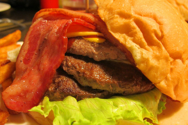 美式餐廳AJ Burger：[台南]平價美味學生最愛的漢堡在這!!!!! AJ Burger