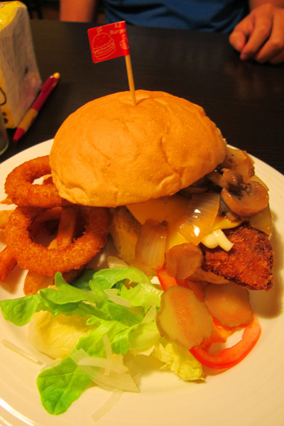 美式餐廳AJ Burger：[台南]平價美味學生最愛的漢堡在這!!!!! AJ Burger