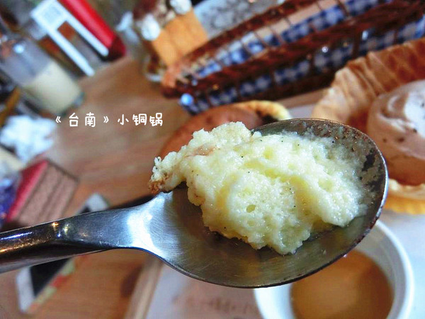 小銅鍋咖啡館(龍山店):【台南食記】慢工出細活!蓬蓬柔軟的舒芙蕾融化你心@小銅鍋咖啡館 Les Petits Pots
