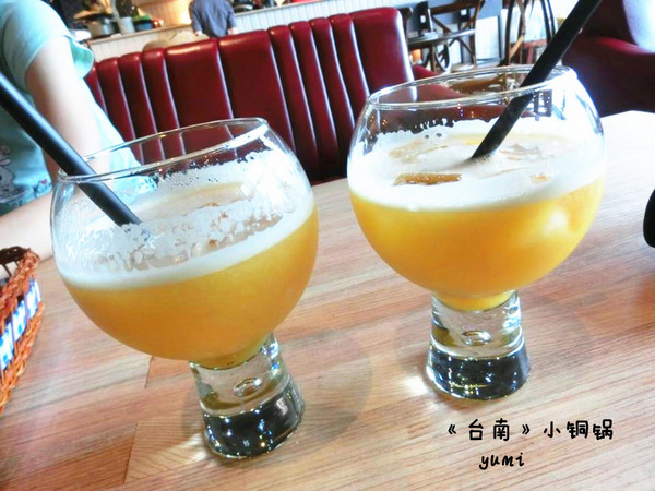 小銅鍋咖啡館(龍山店):【台南食記】慢工出細活!蓬蓬柔軟的舒芙蕾融化你心@小銅鍋咖啡館 Les Petits Pots