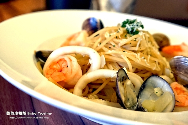 她他小餐館 Bistro Together：【愛評網口碑體驗】捷運國父紀念館站優質早午餐/義式料理/輕食/下午茶 ✿✿ 她他小餐館 Bistro Together ✿✿