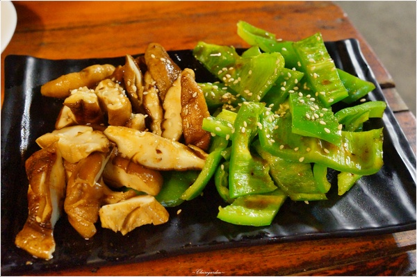 騷烤家(前鋒總店)：[2015台南行] 東區 府城騷烤家~堅守鹽烤。獨家烤油條、豆皮