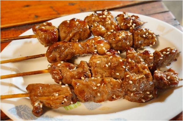 騷烤家(前鋒總店)：[2015台南行] 東區 府城騷烤家~堅守鹽烤。獨家烤油條、豆皮