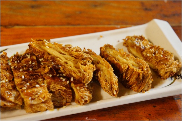 騷烤家(前鋒總店)：[2015台南行] 東區 府城騷烤家~堅守鹽烤。獨家烤油條、豆皮