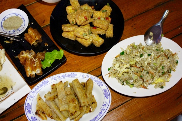 府城騷烤家：[台南]必嚐串燒 薄鹽清爽。獨創醬烤油條必點。宵夜聚餐小酌推薦 府城騷烤家