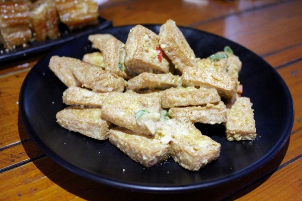 府城騷烤家：[台南]必嚐串燒 薄鹽清爽。獨創醬烤油條必點。宵夜聚餐小酌推薦 府城騷烤家