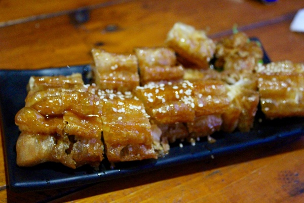 府城騷烤家：[台南]必嚐串燒 薄鹽清爽。獨創醬烤油條必點。宵夜聚餐小酌推薦 府城騷烤家