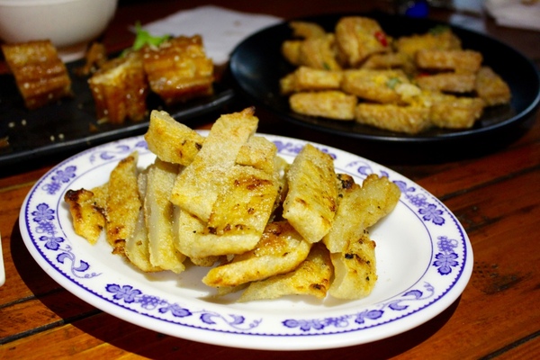 府城騷烤家：[台南]必嚐串燒 薄鹽清爽。獨創醬烤油條必點。宵夜聚餐小酌推薦 府城騷烤家