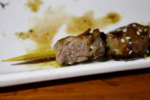 府城騷烤家：[台南]必嚐串燒 薄鹽清爽。獨創醬烤油條必點。宵夜聚餐小酌推薦 府城騷烤家