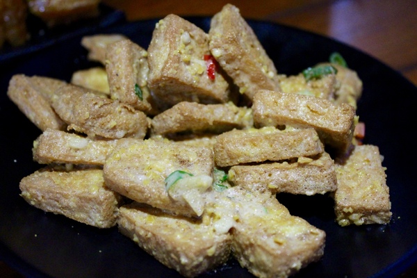 府城騷烤家：[台南]必嚐串燒 薄鹽清爽。獨創醬烤油條必點。宵夜聚餐小酌推薦 府城騷烤家