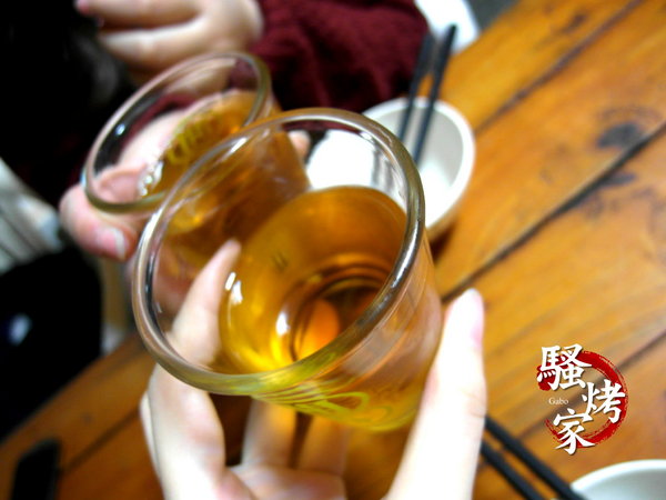 騷烤家(前鋒總店):【台南||東區】油條也能『烤』來吃!堅持炭火&鹽烤──府城騷烤家!