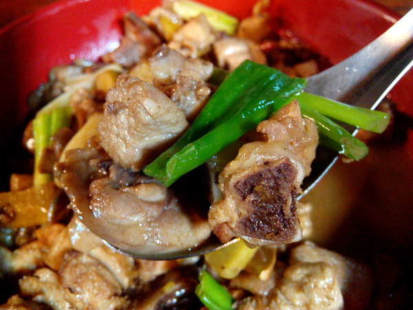 府城騷烤家:【臺南Ω東區】府城騷烤家。來台南必吃的內行人燒烤,以炭火精心慢烤的好味