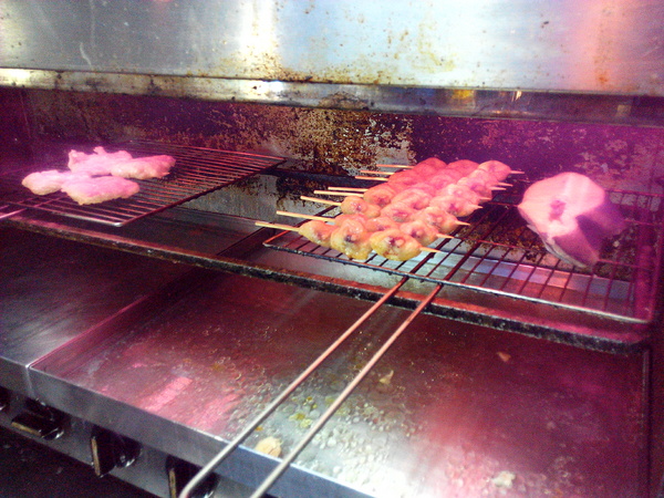 府城騷烤家:【臺南Ω東區】府城騷烤家。來台南必吃的內行人燒烤,以炭火精心慢烤的好味