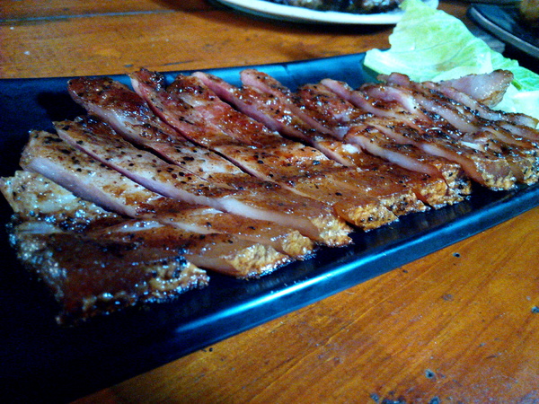 府城騷烤家:【臺南Ω東區】府城騷烤家。來台南必吃的內行人燒烤,以炭火精心慢烤的好味