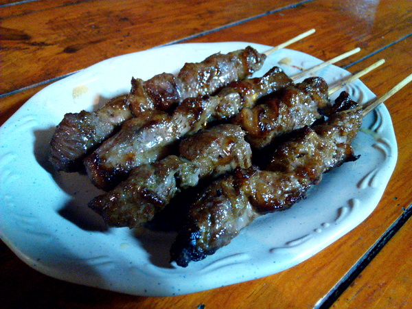 府城騷烤家:【臺南Ω東區】府城騷烤家。來台南必吃的內行人燒烤,以炭火精心慢烤的好味