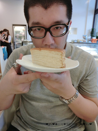 深藍咖啡館:【食記】oO。。台南 東區 深藍咖啡館 千層蛋糕 法式原味千層 Mocha千層 焦糖千層 抹茶紅豆千層 鮮果千層(草莓) 混合蛋 布朗尼 聽說是千層蛋糕界裡的LV,不吃不行?!oO。o○。