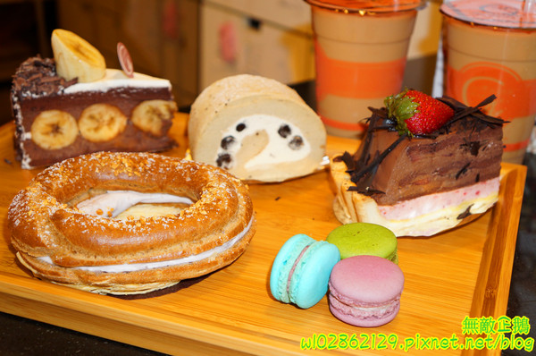 台灣茶奶茶(無)：【台南-東區】珍珠奶茶x4度C蛋糕...少女心奔放中~大推香蕉黑森林.草莓巧克力派.珍珠奶茶蛋糕.芋頭大泡芙.白玉珍珠楓糖捲...《台灣茶奶茶》