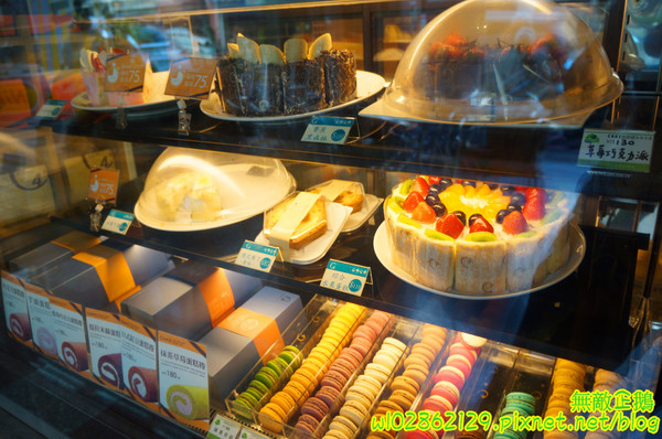 台灣茶奶茶(無)：【台南-東區】珍珠奶茶x4度C蛋糕...少女心奔放中~大推香蕉黑森林.草莓巧克力派.珍珠奶茶蛋糕.芋頭大泡芙.白玉珍珠楓糖捲...《台灣茶奶茶》