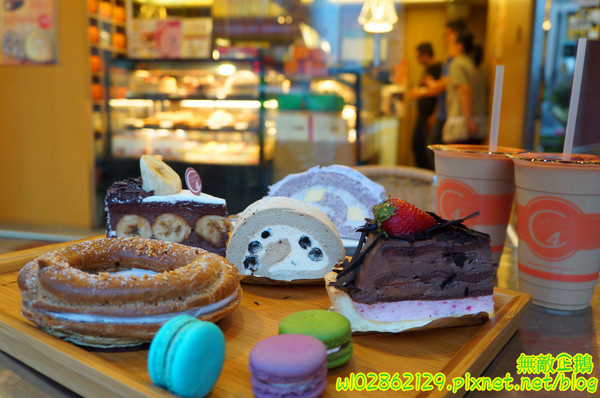 台灣茶奶茶(無)：【台南-東區】珍珠奶茶x4度C蛋糕...少女心奔放中~大推香蕉黑森林.草莓巧克力派.珍珠奶茶蛋糕.芋頭大泡芙.白玉珍珠楓糖捲...《台灣茶奶茶》