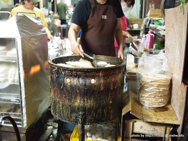 一點刈包：【食記】台南東區-一點刈包@成功大學 : 傳說中一點人最多的宵夜美味, 台南人與學子的共同回憶