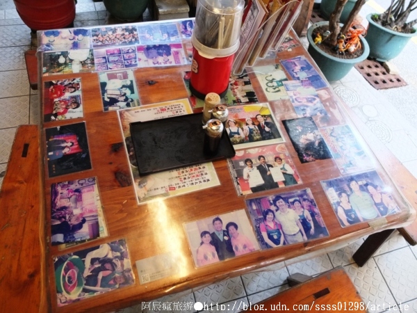 楊哥楊嫂肉粽(總店):【美食特搜。台南中西區】楊哥楊嫂肉粽(慶中總店)。狀元粽 精緻肉粽 台灣綜第一名”封號 府城經典招牌小吃