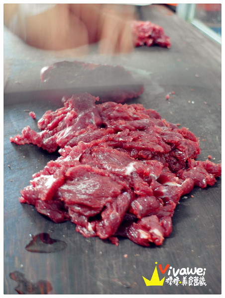 文章牛肉湯：台南安平｜宵夜場至隔天中午也能吃到新鮮現切牛肉『文章牛肉湯』