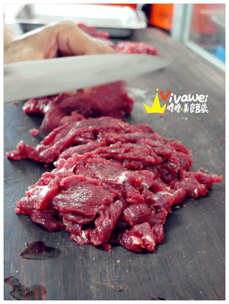 文章牛肉湯：台南安平｜宵夜場至隔天中午也能吃到新鮮現切牛肉『文章牛肉湯』