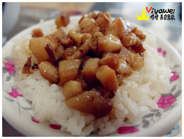 文章牛肉湯：台南安平｜宵夜場至隔天中午也能吃到新鮮現切牛肉『文章牛肉湯』