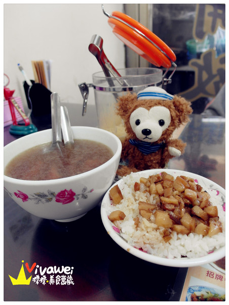 文章牛肉湯：台南安平｜宵夜場至隔天中午也能吃到新鮮現切牛肉『文章牛肉湯』